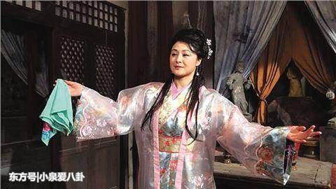 内蒙老师追梦北影学校罚她看大门 放弃上春晚