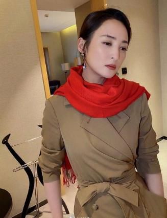 陈建斌：与校花呼小静分手，与吴越不断争吵，直到遇到蒋勤勤