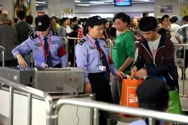 上海人，为什么不喜欢地铁安检，终于有人说出了真相……