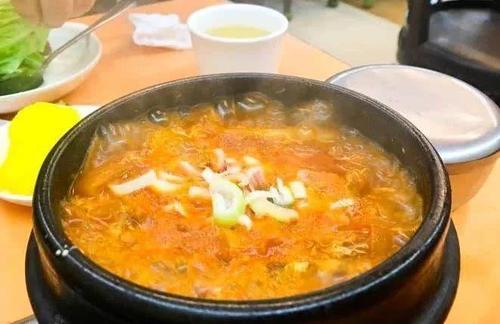 泡菜饼的特色 t01c517e5fbde7a15c4.jpg