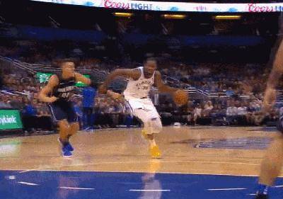 慈世平:LBJ注定会再夺冠,杜兰特有可能4连冠_