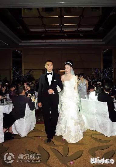 这桩9年前的代孕悬案还没破解吗?当事人又出来否认了……