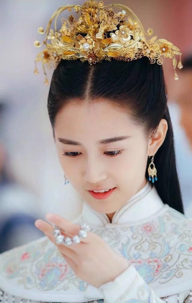 杨幂、唐嫣工作室艺人出演新版《倚天屠龙记》