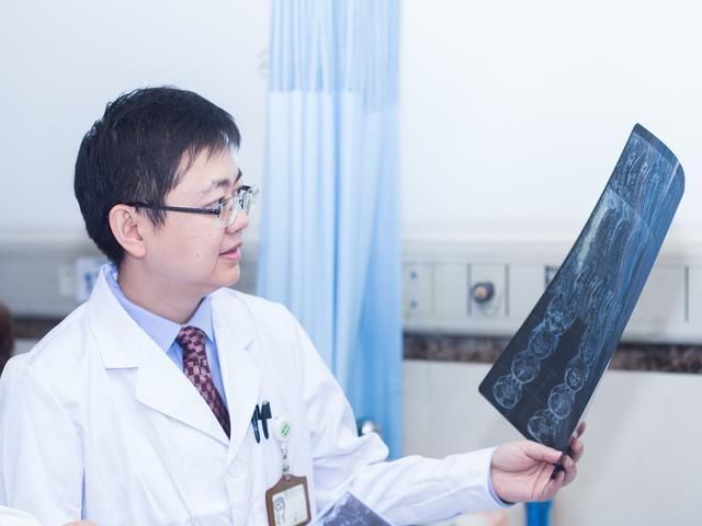 脖子疼就是颈椎病?NO,确诊颈椎病需要依据这