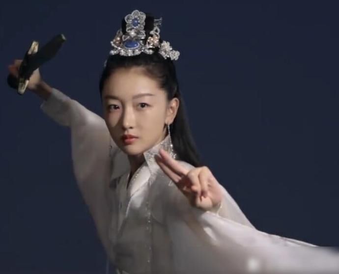 《千古玦尘》定妆照花絮：周冬雨贵气，许凯仙，任豪颜值意外了