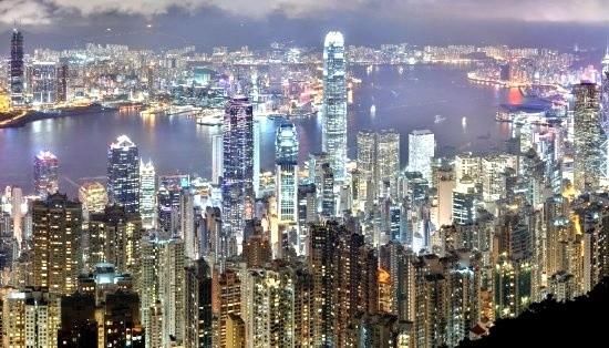 这座小城号称是印度的“西部门户”，宣称经济超越中国上海20年