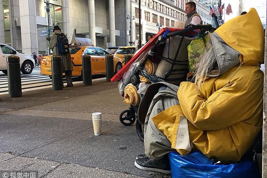 纽约持续低温 流浪者露宿街头捱寒冬