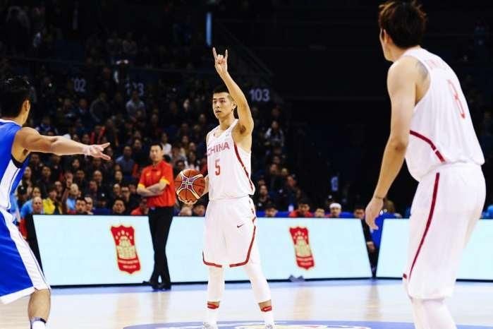 中国男篮大胜香港却暴露一大问题, 这点做不好