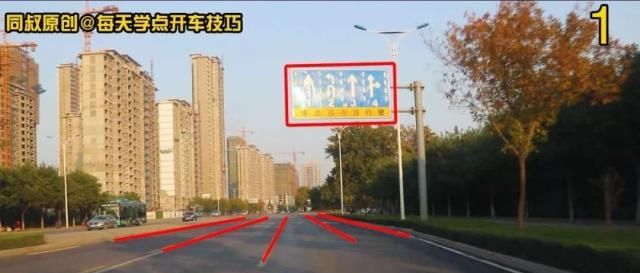 路口黄灯持续闪烁