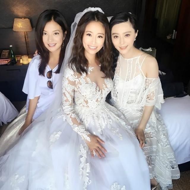 女明星婚礼婚纱照:杨幂很保守,谢娜很独特,林心