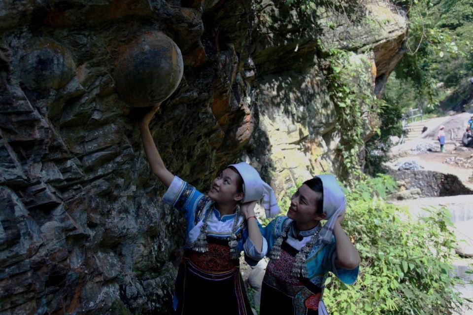 品 味 贵州: 黔南水家菜 农餐结合助脱贫餐创技