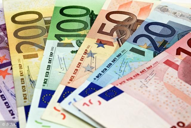 双色球18018期预测:周日开奖,鸡年最后的中大