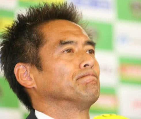 日本4届世界杯国门含泪退役,3比1破中国夺冠梦