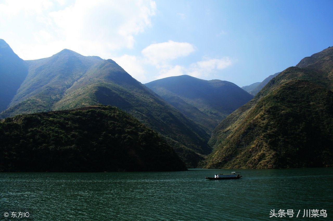 三峡，白帝城的前世今生:朝辞白帝彩云间，千里江陵一日还!