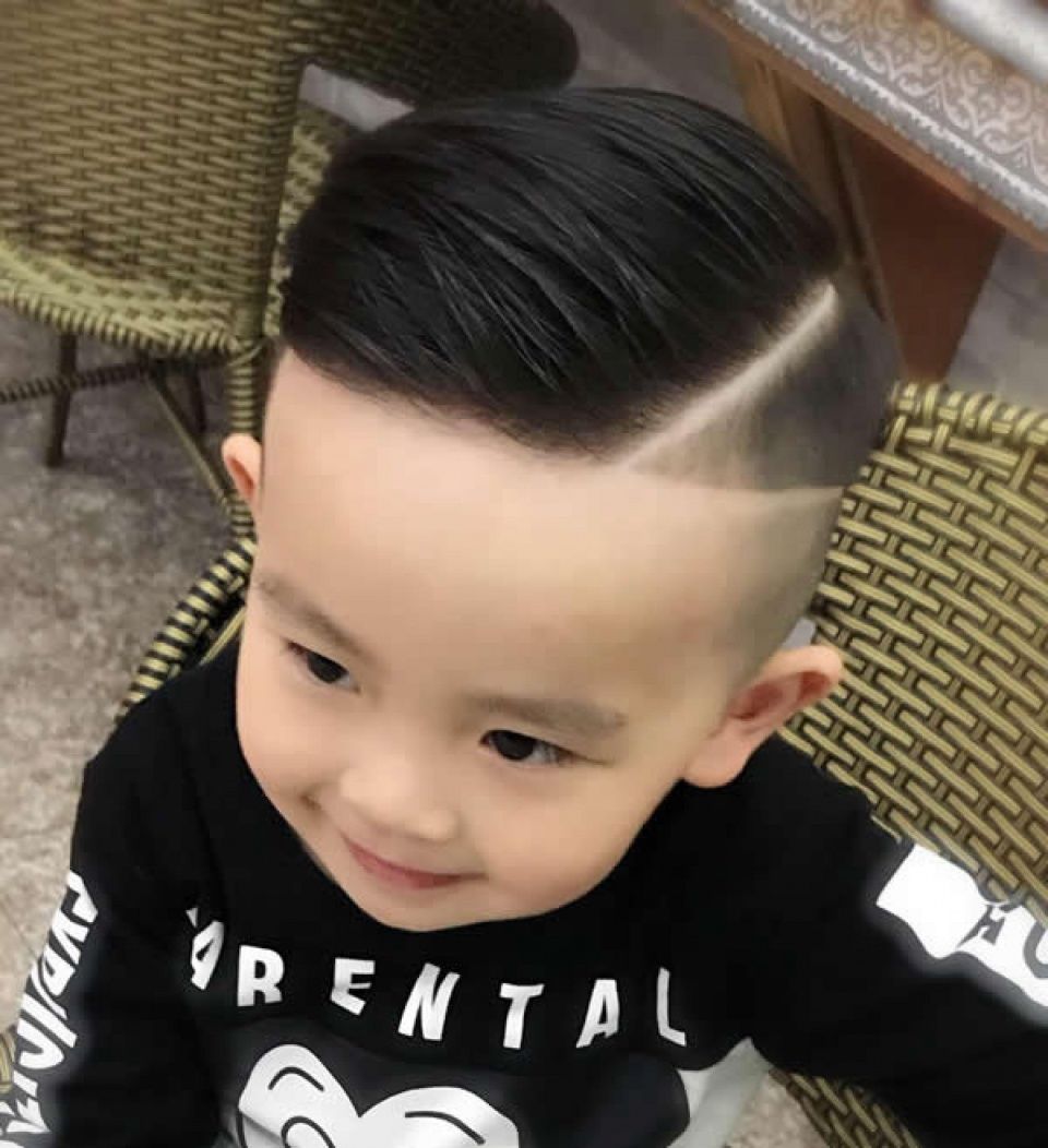 三四岁男孩剪什么发型比较好看?