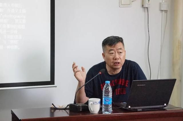 图书馆举办摄影知识讲座