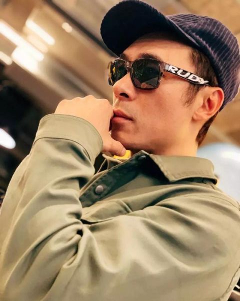 郑秀文为许志安爱犬庆生,这个细节透露出两人