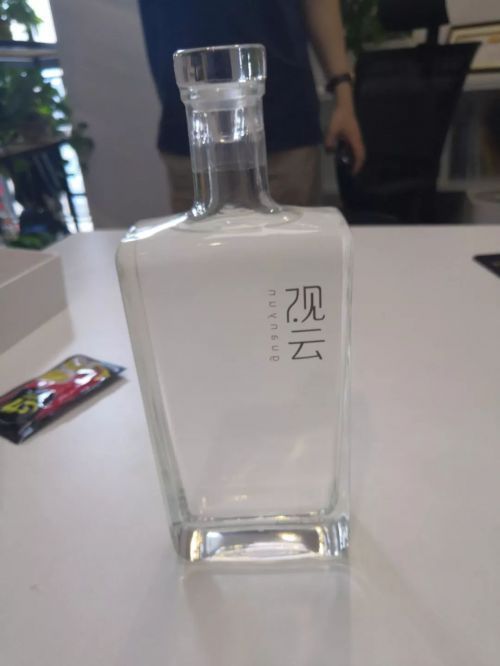 网红白酒:谷小酒与观云为什么吸引颜值高的年