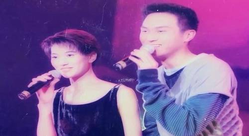 47岁张智霖为哄老婆开心,使出浑身解数,找出2