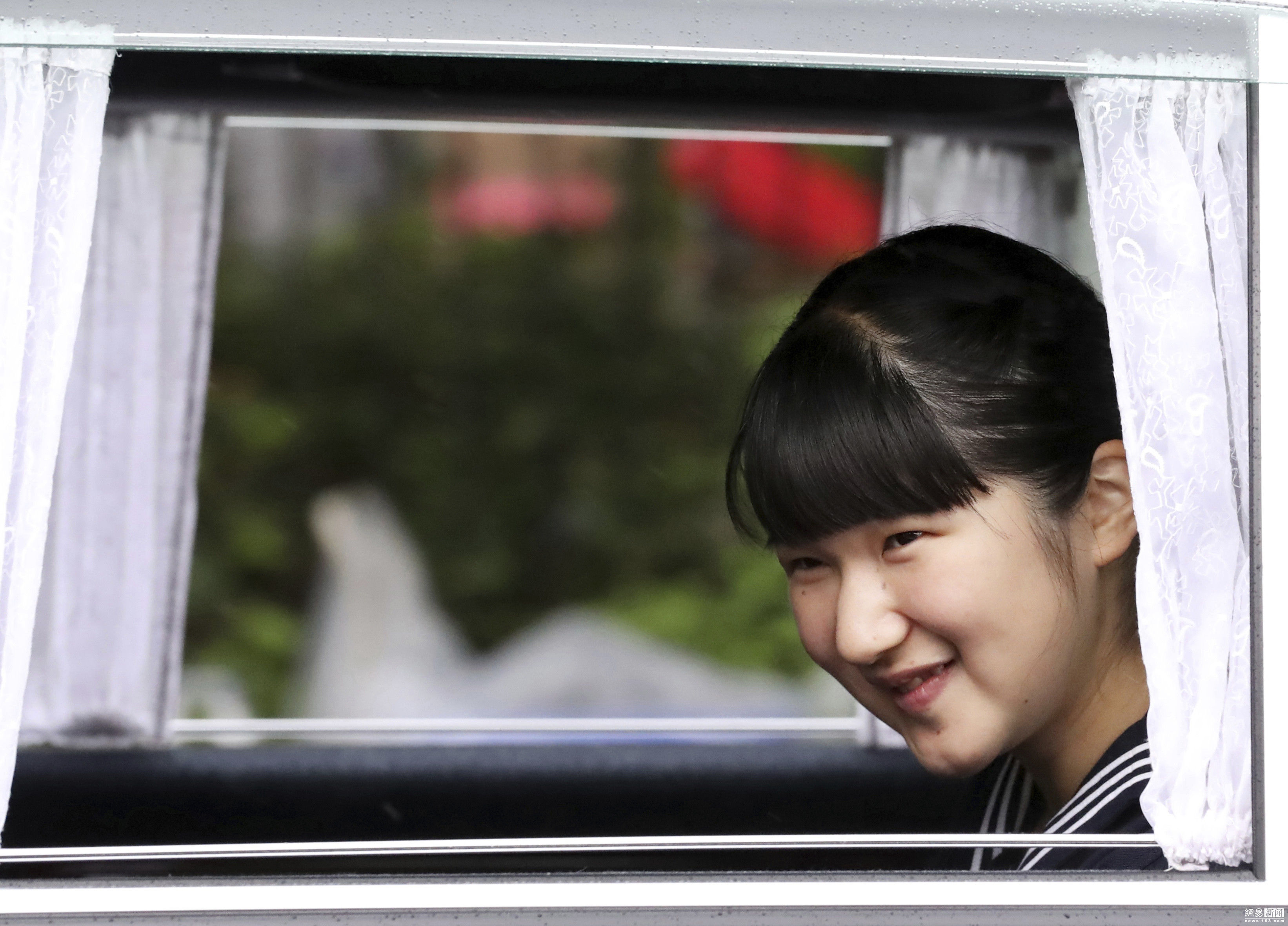 日本新天皇即位仪式结束 爱子公主微笑现身