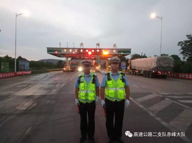 高速赤峰大队查获一酒驾被吊销驾照人员驾驶报