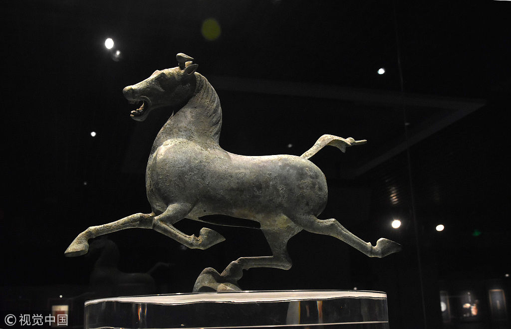 到底该叫啥?甘肃文物局:铜奔马已用50年,不宜