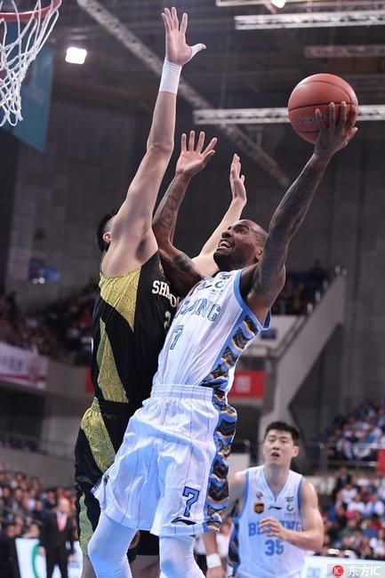 CBA今日看点: 上海87-102广东 ,广州125-111四