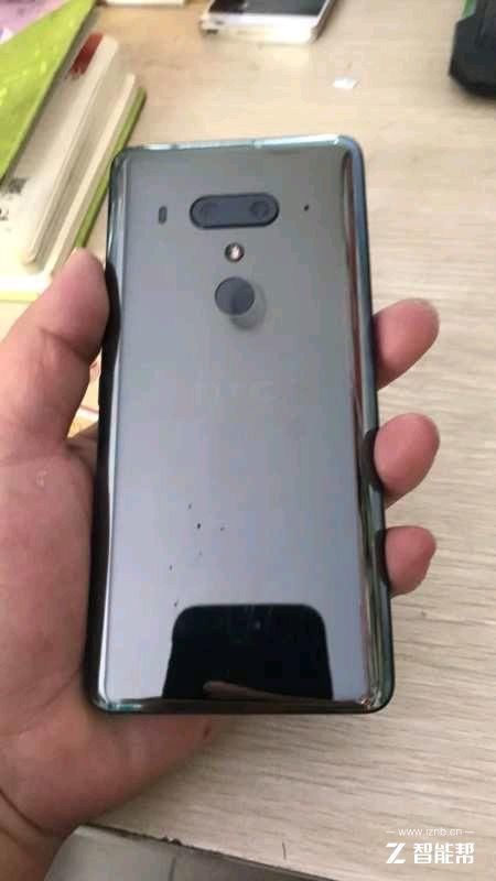 再推透明手机,HTC U12+月底发布,四摄像头+A