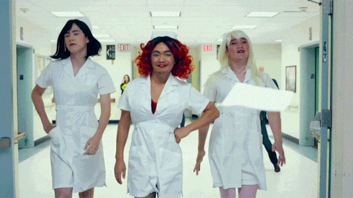 唐人街探案2 辣眼护士来袭,风骚走姿引网友热