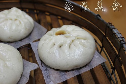 胡萝卜玉米肉馅包子