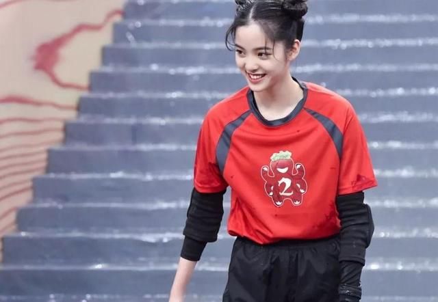 泰迪刘海太好看了,赵丽颖杨幂活泼俏皮,吴谨言