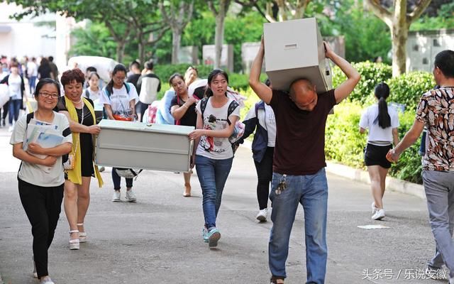高考结束,暑假工招聘火热,考生体验工作直言:太