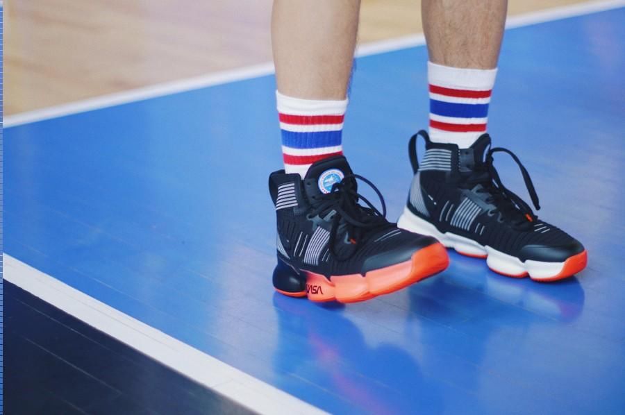 球鞋90秒第五十期--安踏 SEEED 御空篮球鞋