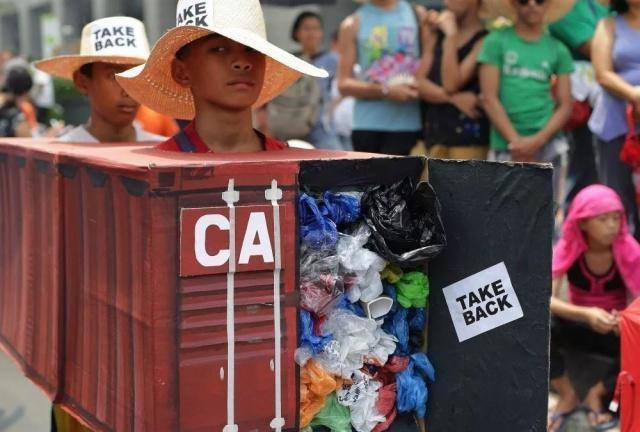 菲律宾总统喊话加拿大:拉走你们的垃圾,否则开