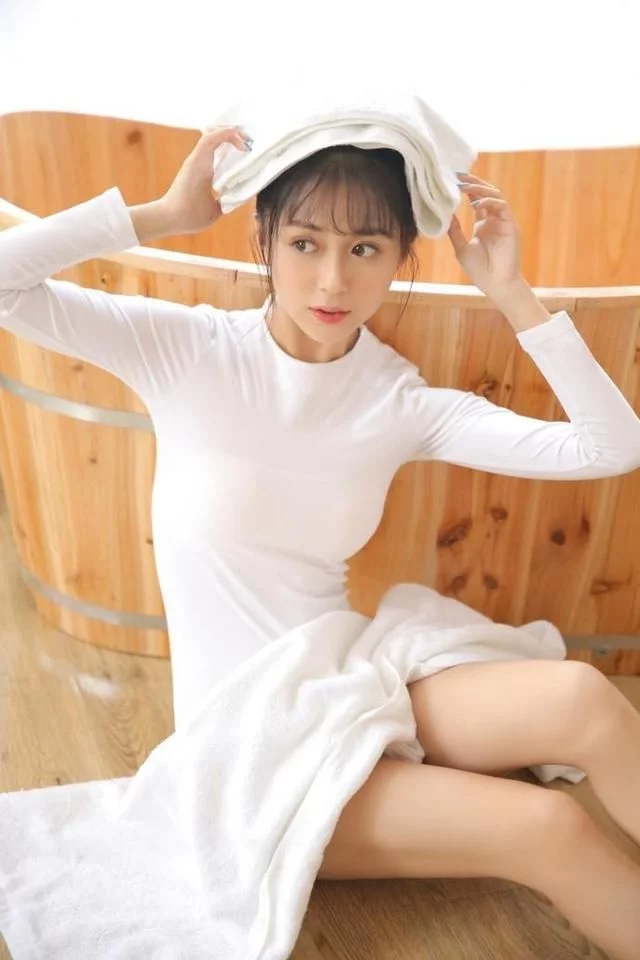 幽默笑话:嫂子,洗澡你咋不带衣服呢,还非要我给你送啊 幽默笑话:嫂子,洗澡你咋不带衣服呢,还非要我给你送啊