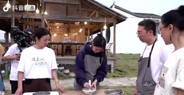 看到周迅都这么喜欢她,才知道欧阳娜娜最令人羡慕的究竟是什么