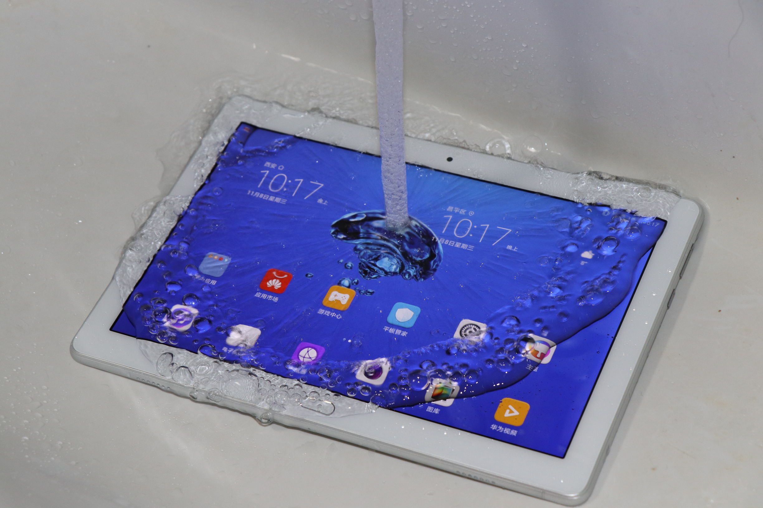 谁更值得买?荣耀waterpaly对比new iPad 2017