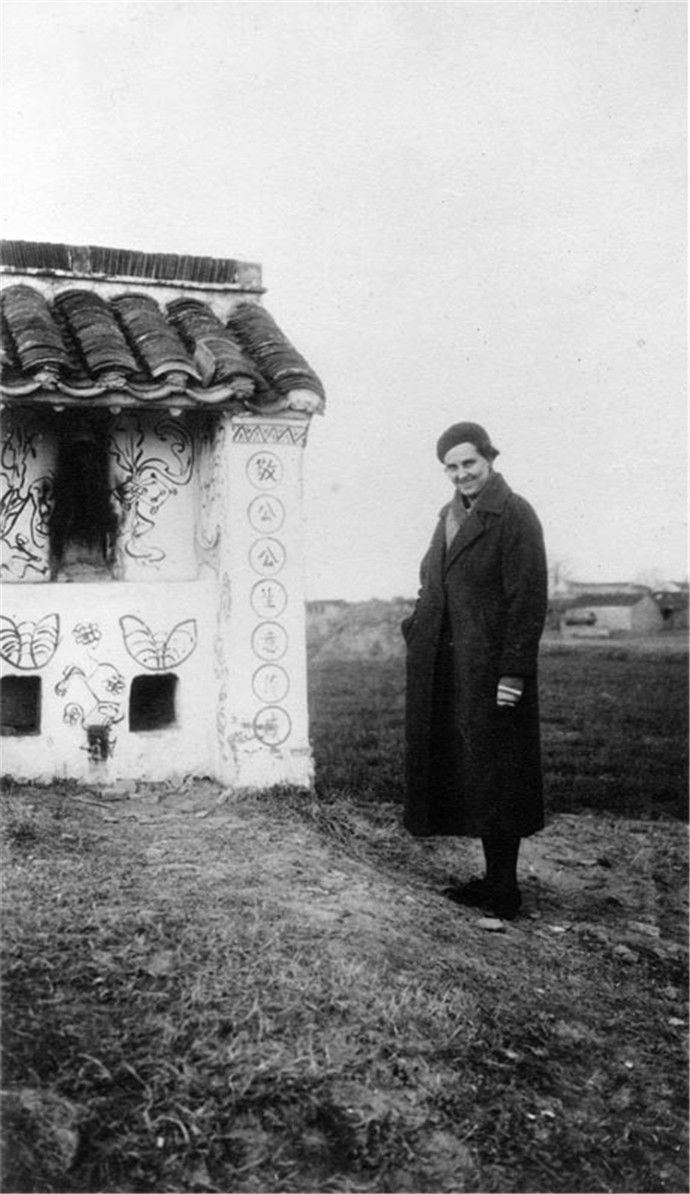 1930年代扬州百姓的贫苦生活,教徒的葬礼有牧