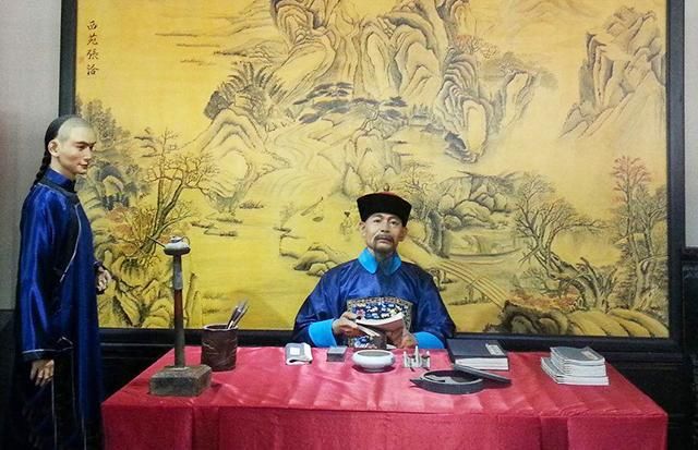 大清共一千多个县，其中有四个县等级最高，其知县为正六品