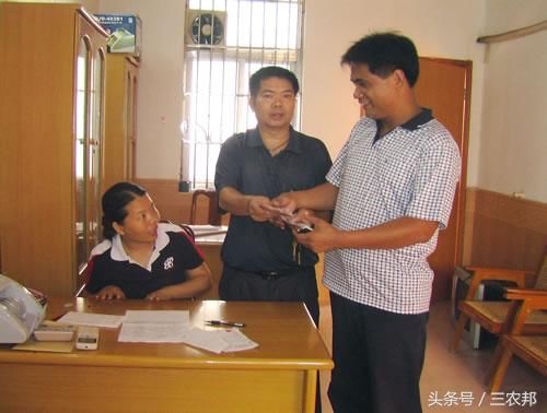 本月起,农民凭这个证能领8项补贴,累计上万元,过期不予补发!