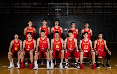 亚运会球迷对中国男篮跟男足的名次期望哪个会