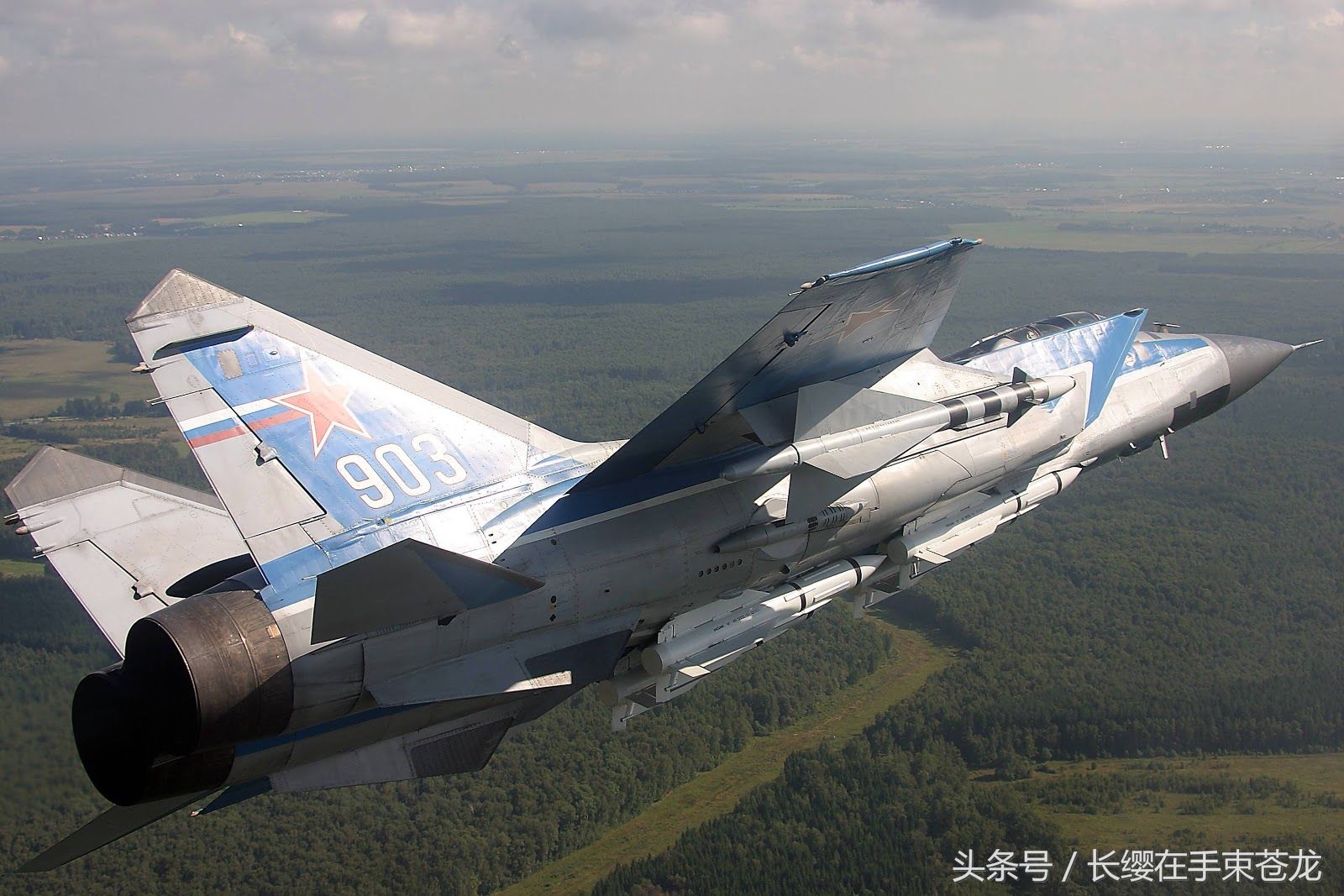 前苏联 创造了无数 飞行奇迹的战斗机 米格-25