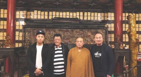 释小龙家庭背景被曝光,与向华强平起平坐,成龙都不敢惹他