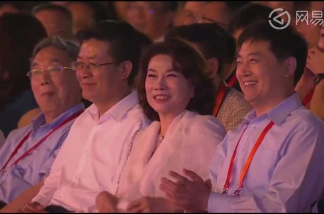 董明珠:格力电器2018年营收将冲击2000亿元 保