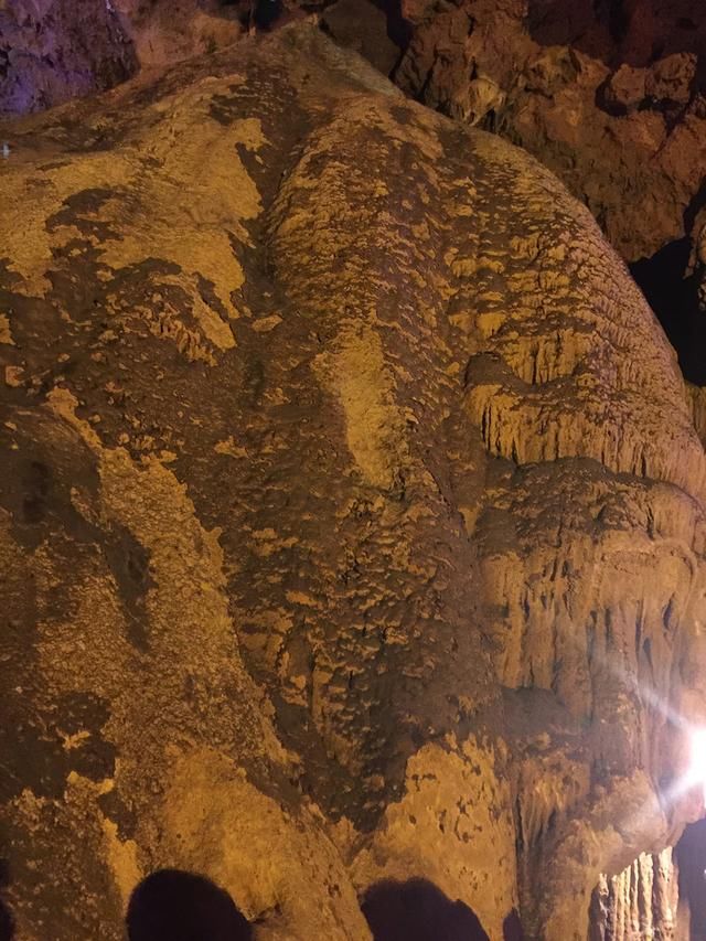 “游了银子岩,一世不愁钱”是否是真的?