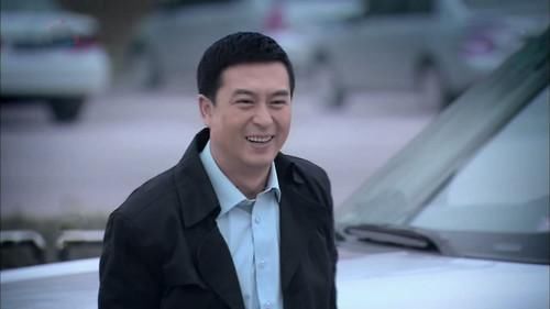 改编自作家六六2007年出版的长篇小说《蜗居》,由海清,张嘉译,文章