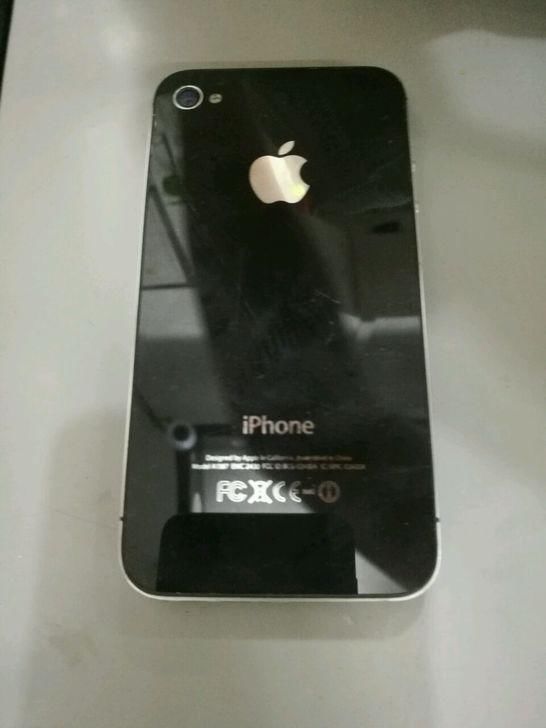 100块入手iphone4s, 系统还是ios5的!满满的情怀