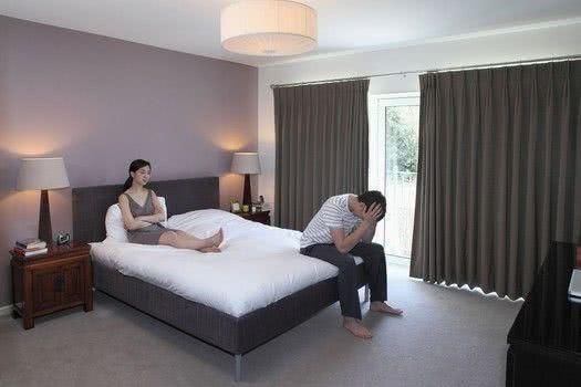 供养小妻子成大学教授,她竟在我破产后要离婚