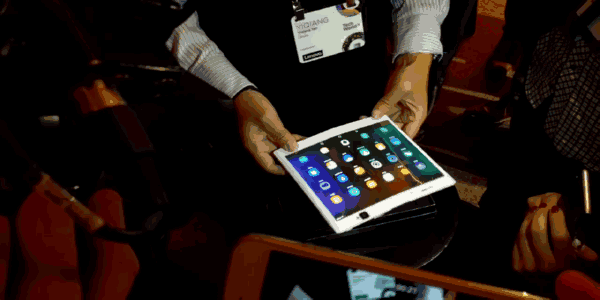 突发!华为一声怒吼,十年没变的手机,即将巨变!