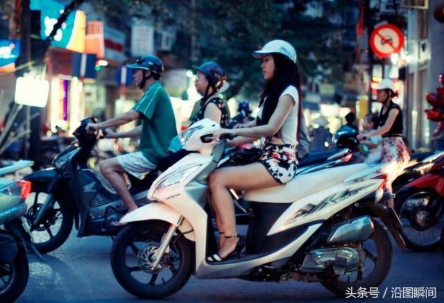 越南下龙湾的景色，在亚洲唯一能与中国广西漓江相媲美